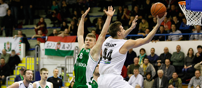 Idegenben a piros-feketék